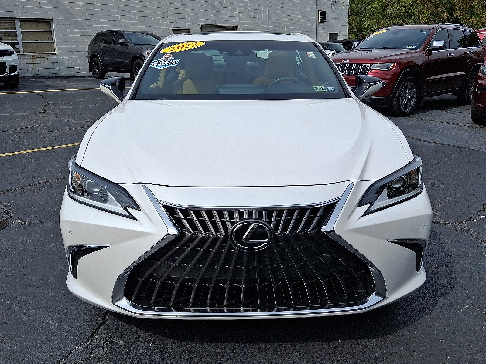 2022 Lexus ES 350 photo 2