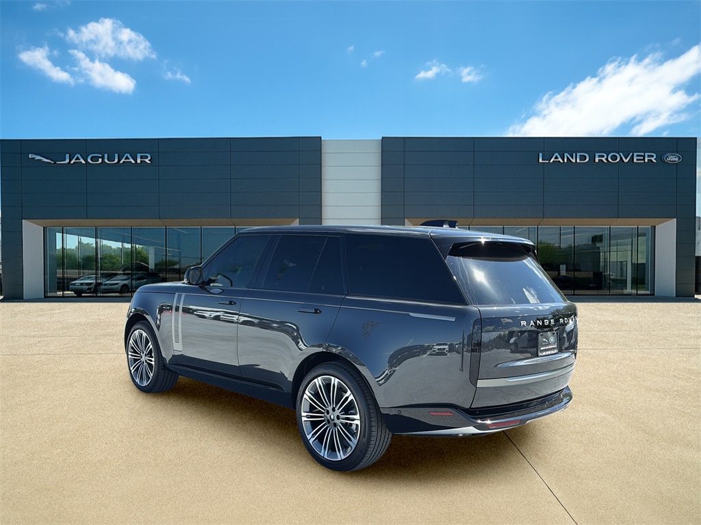 2025 Land Rover Range Rover SE photo 3