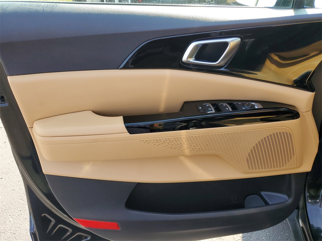 2022 Kia Carnival EX photo 18
