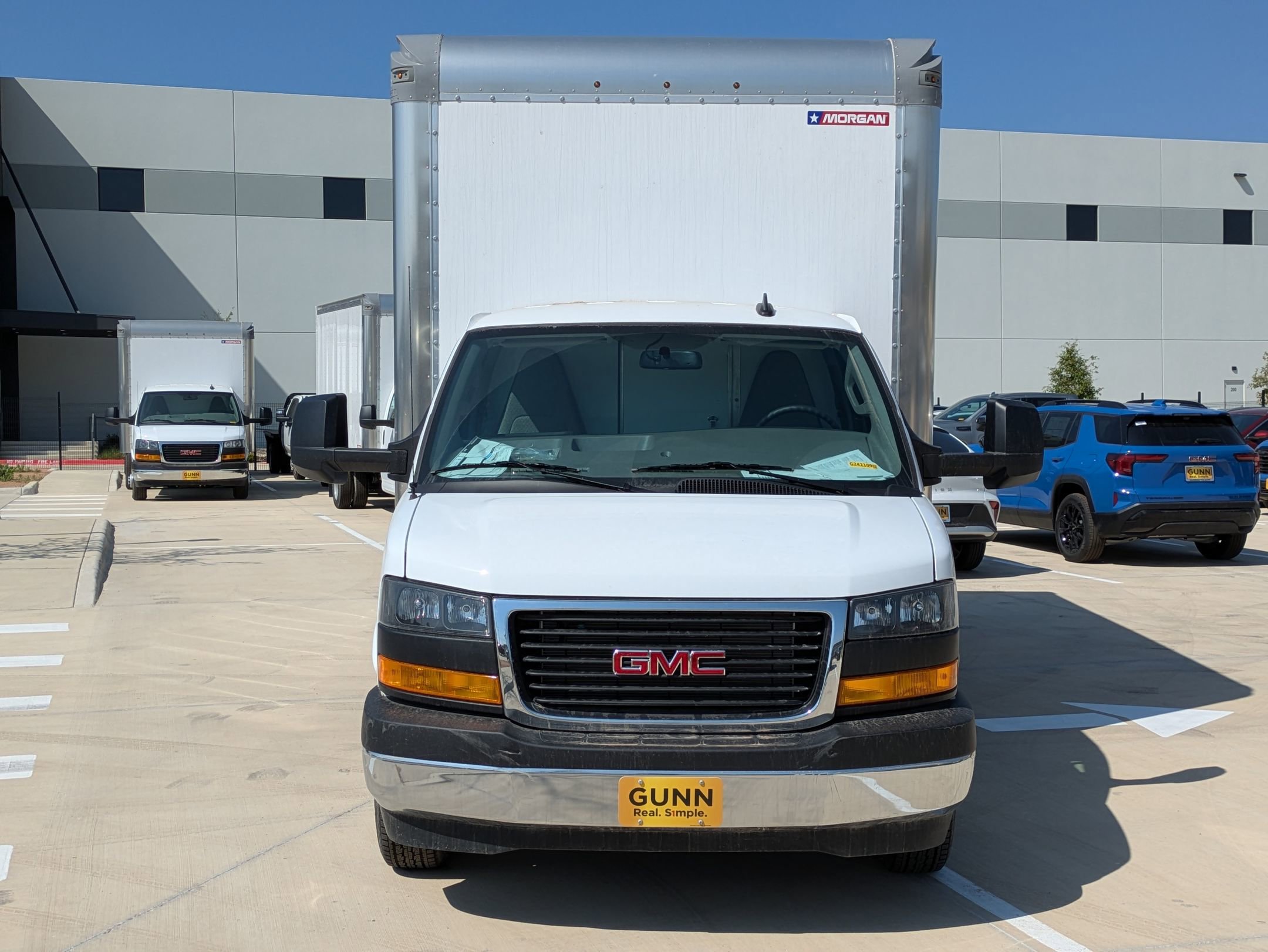 2024 Gmc Savana Cutaway 3500 photo 8