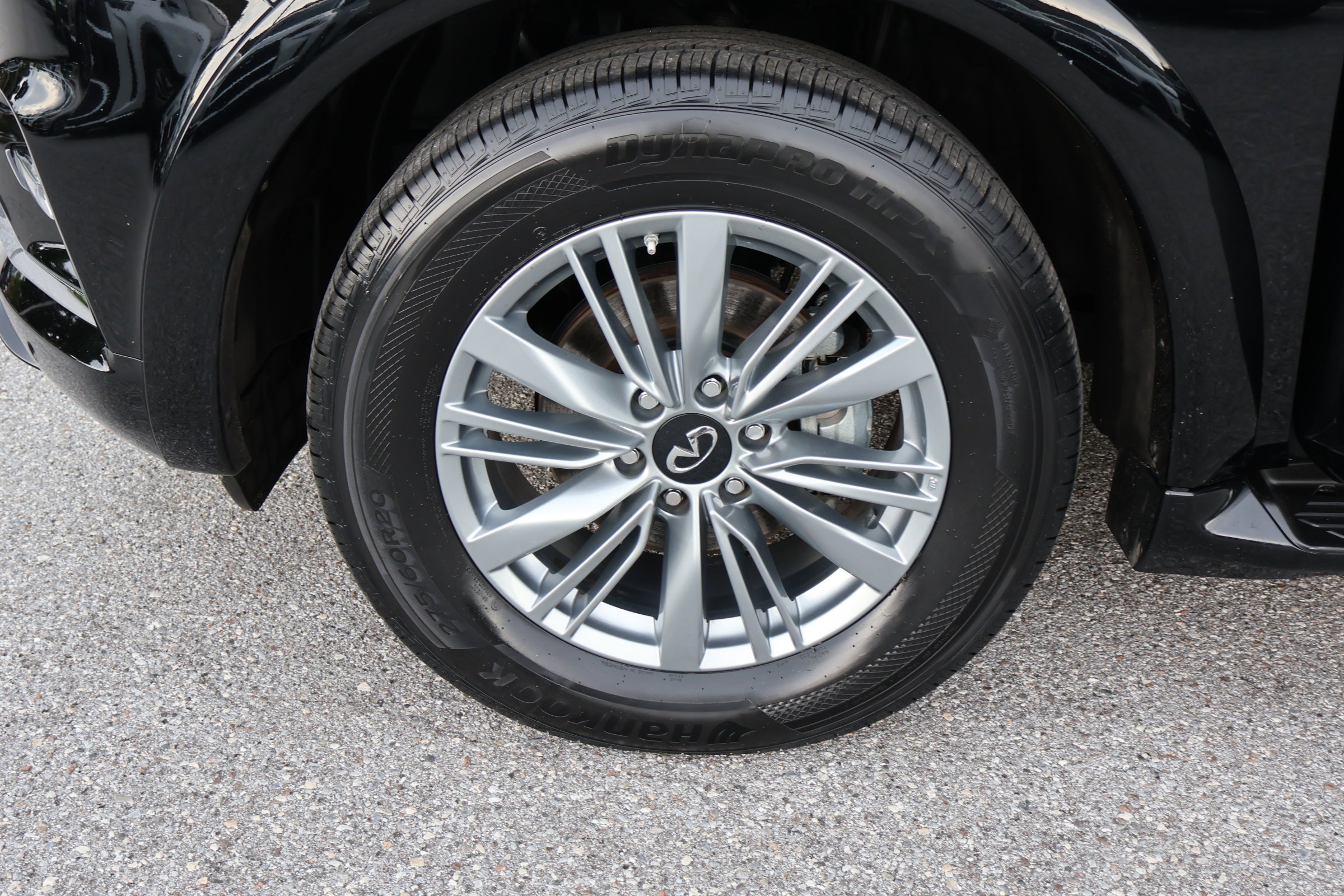 2022 Infiniti QX80 Luxe photo 12