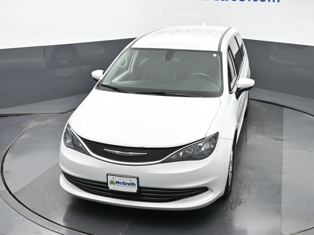 2020 Chrysler Voyager LX photo 22