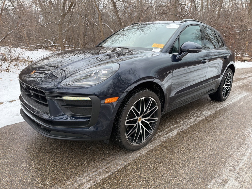 2023 Porsche Macan Base