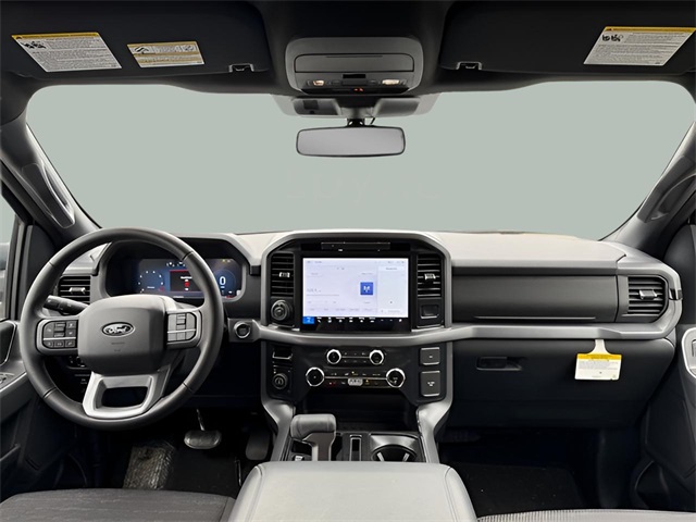 2025 Ford F-150 XLT photo 2