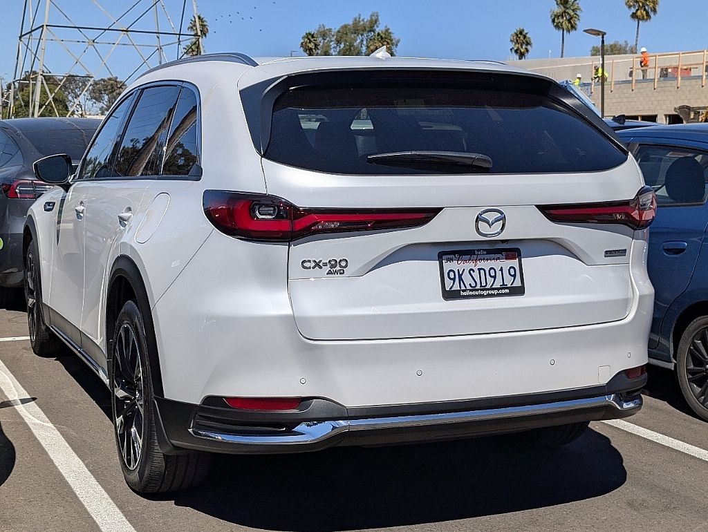 2024 Mazda CX-90 Premium photo 2