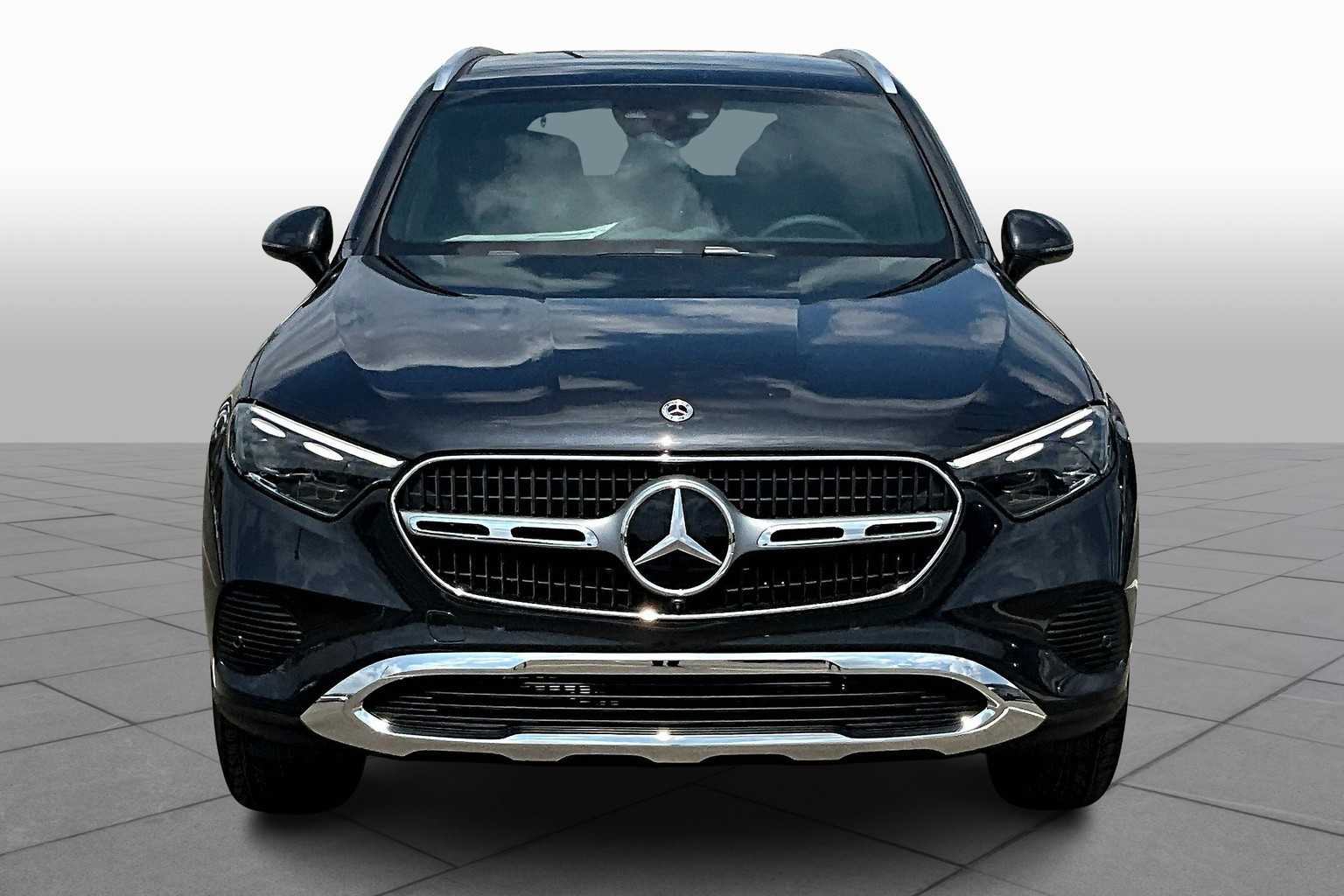 2026 Mercedes Benz GLC 300 photo 3