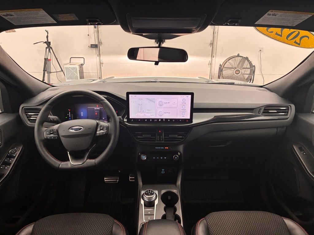 2023 Ford Escape ST-Line Select photo 2