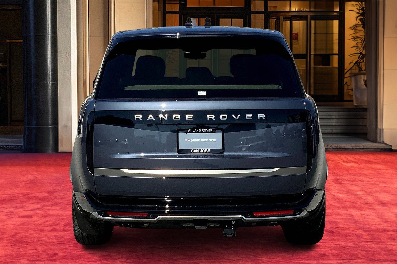 2025 Land Rover Range Rover SE photo 2