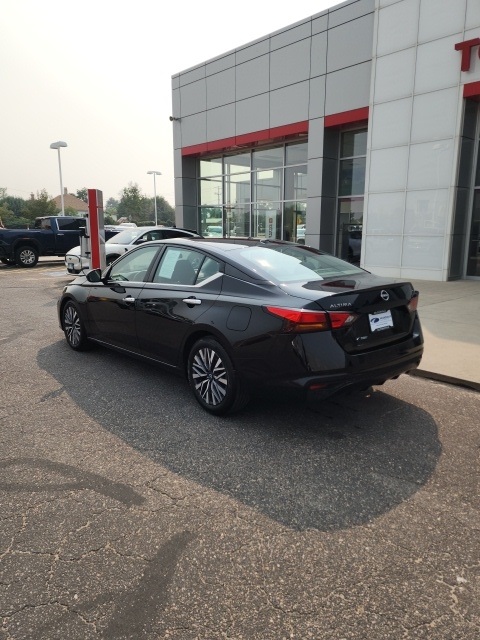 2023 Nissan Altima 2.5 SV photo 3