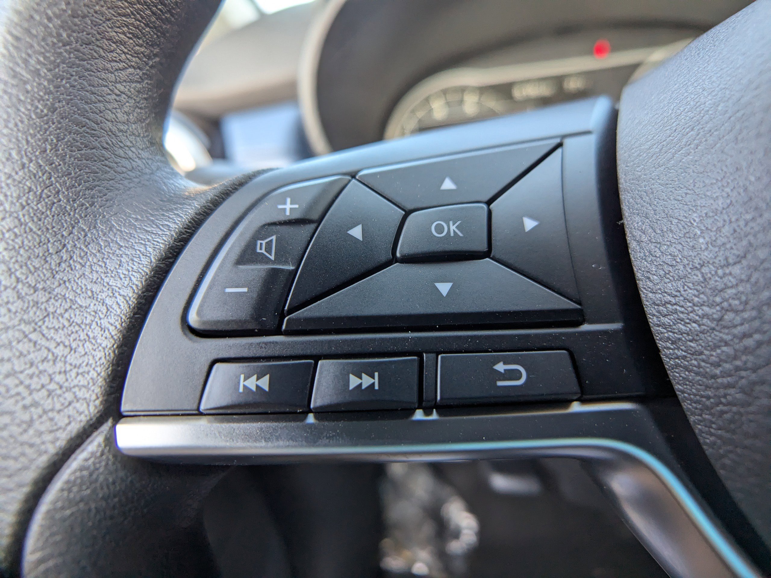 2025 Nissan Versa 1.6 SV photo 12