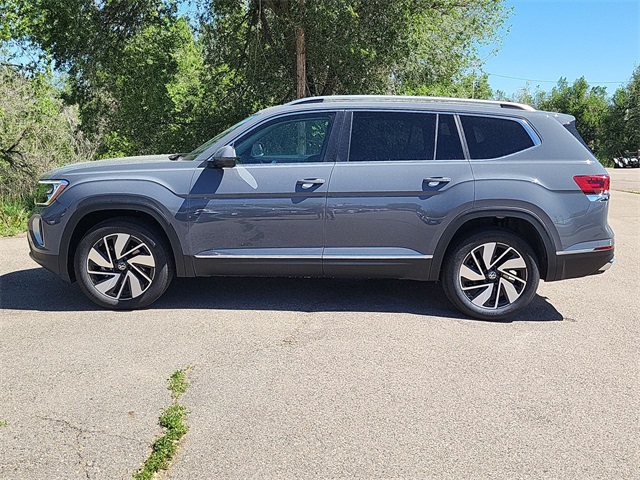 2025 Volkswagen Atlas SE photo 2