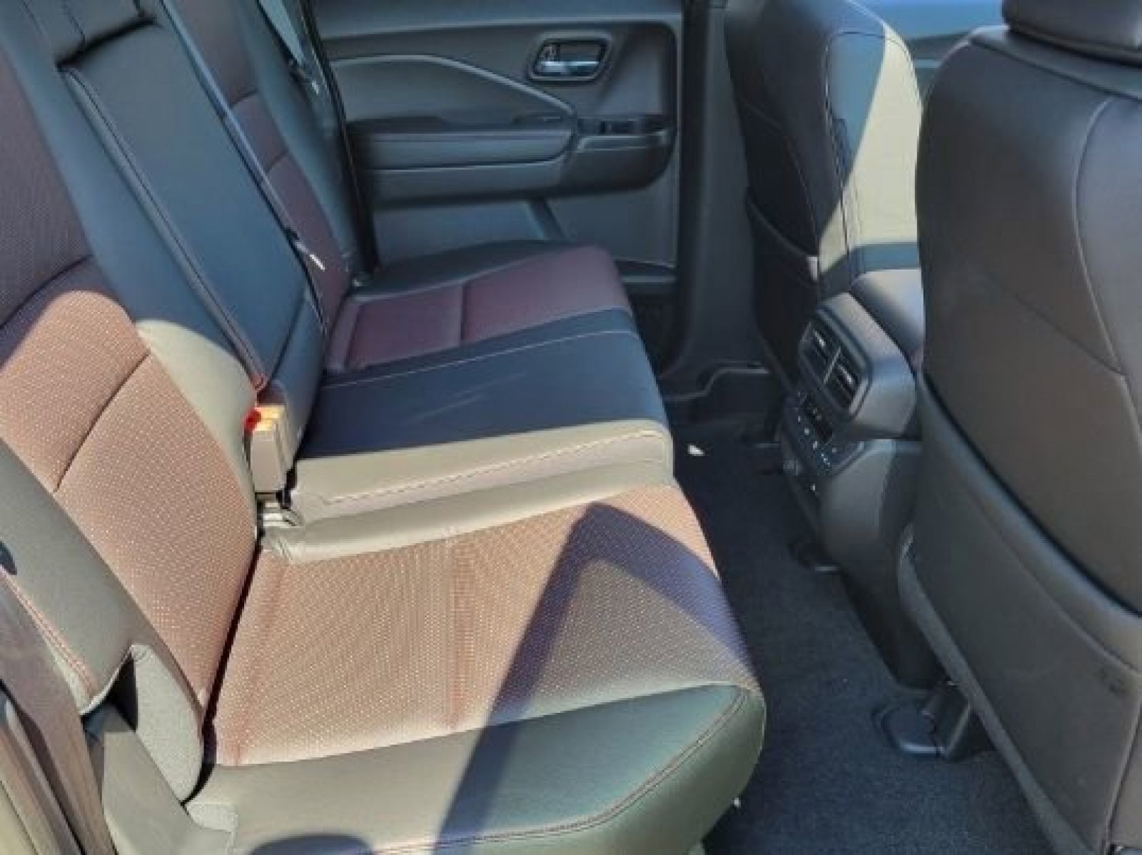 2026 Honda Ridgeline Black Edition photo 4