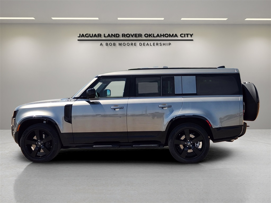 2025 Land Rover Defender X-Dynamic SE photo 3