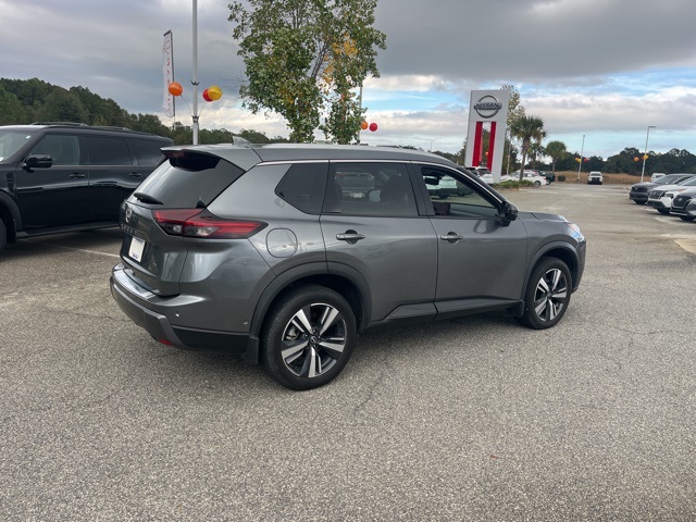 2024 Nissan Rogue SL photo 4