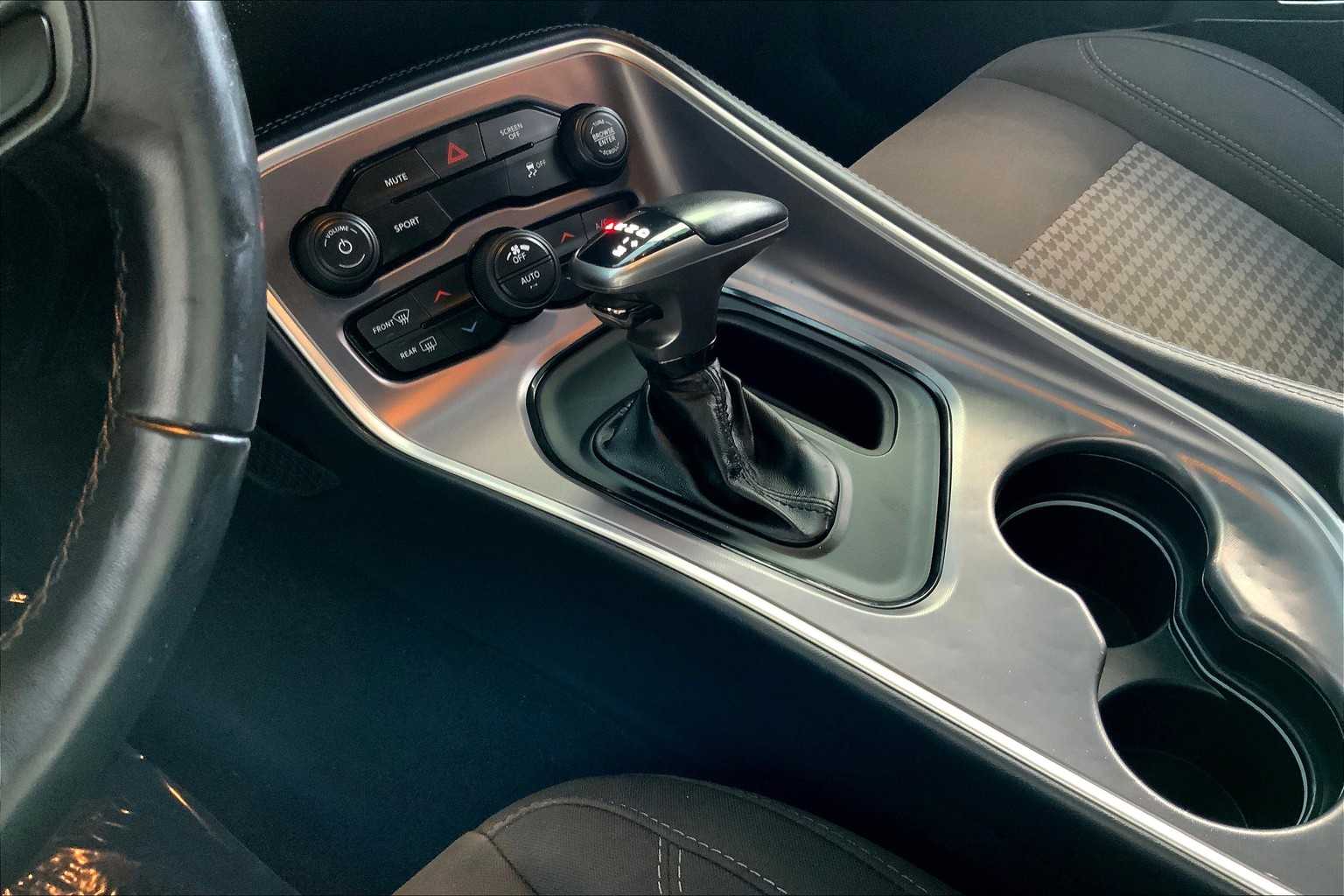 2020 Dodge Challenger SXT photo 16