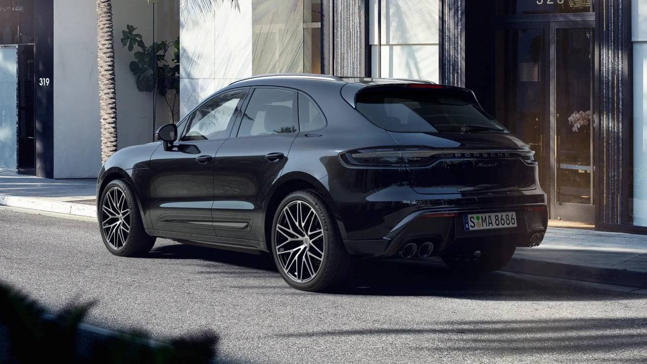 2025 Porsche Macan T photo 3