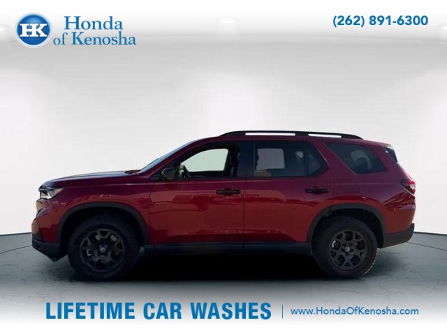 2025 Honda Pilot TrailSport photo 3