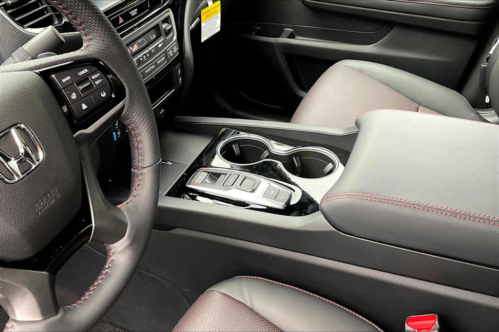 2025 Honda Ridgeline Black Edition photo 13