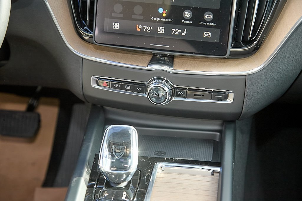 2026 VOLVO XC60 - Image 26