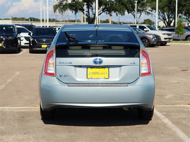 2015 Toyota Prius Four photo 6