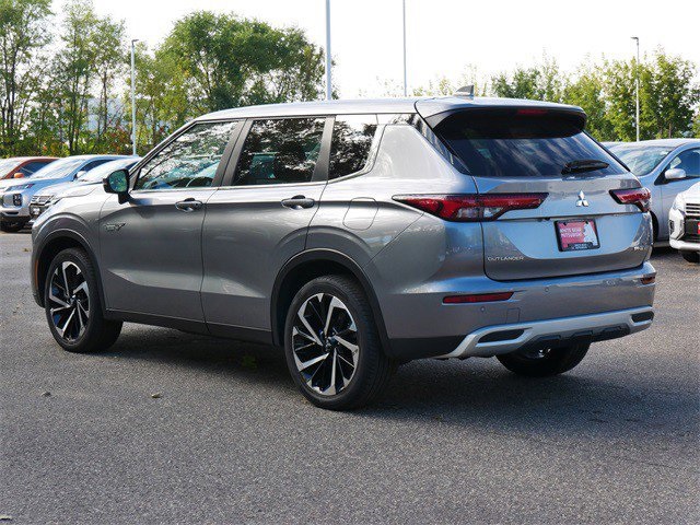 2023 Mitsubishi Outlander PHEV SE photo 3