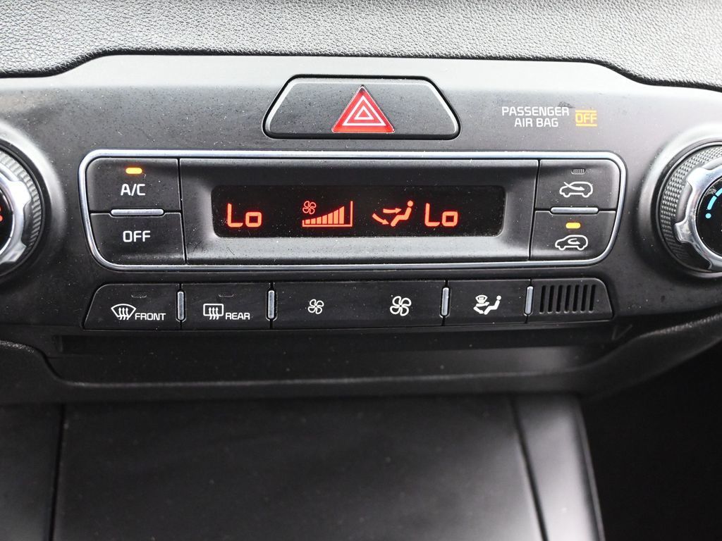 2019 Kia Sorento LX photo 14