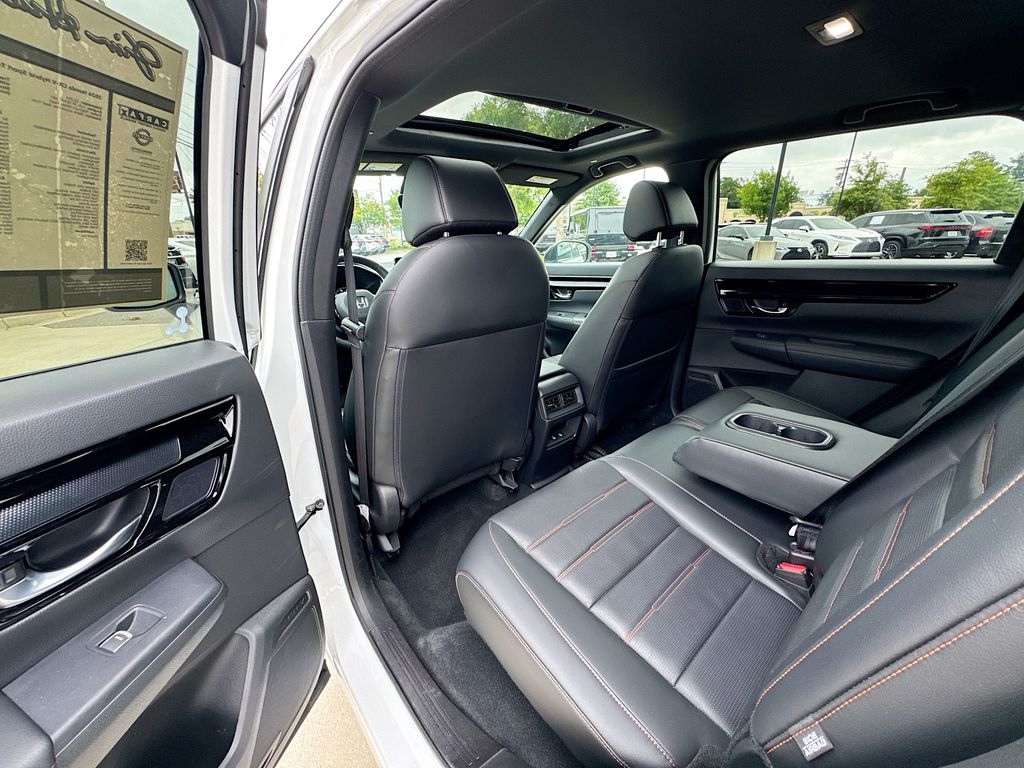 2024 Honda CR-V Hybrid Sport Touring photo 32
