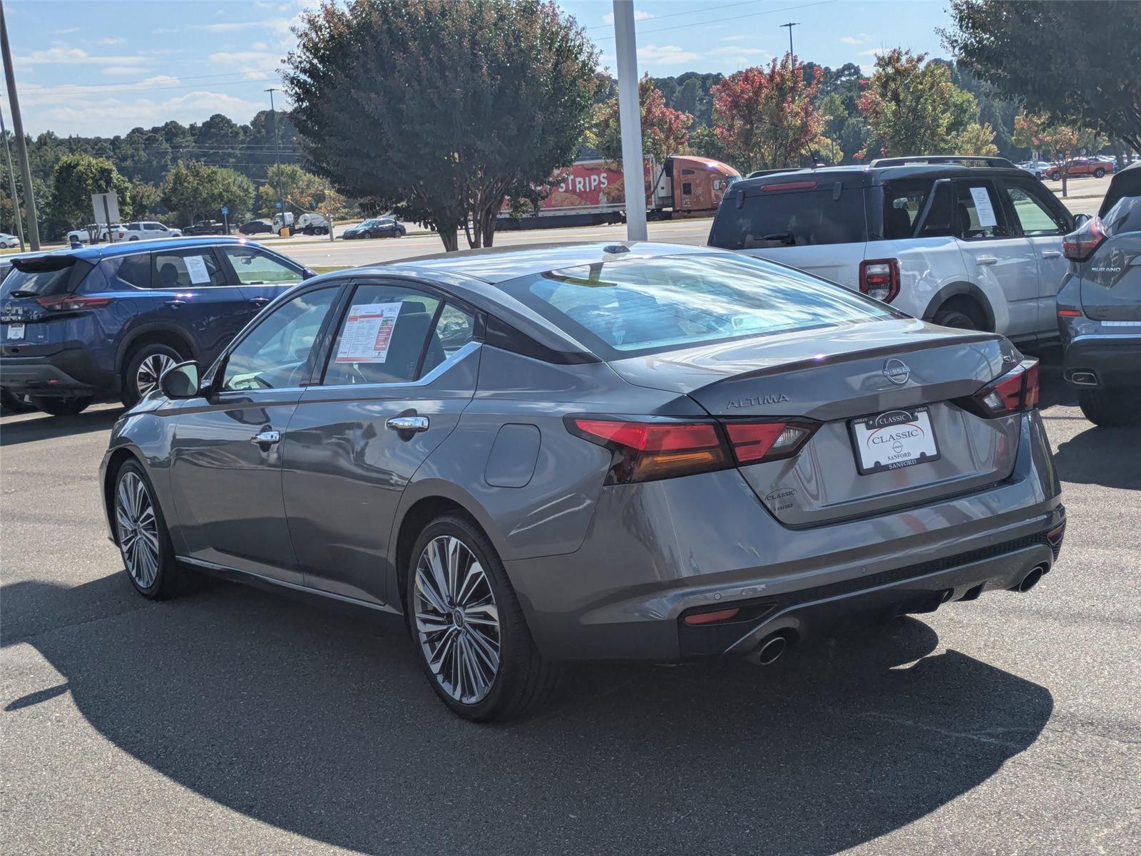 2023 Nissan Altima 2.5 SL photo 7