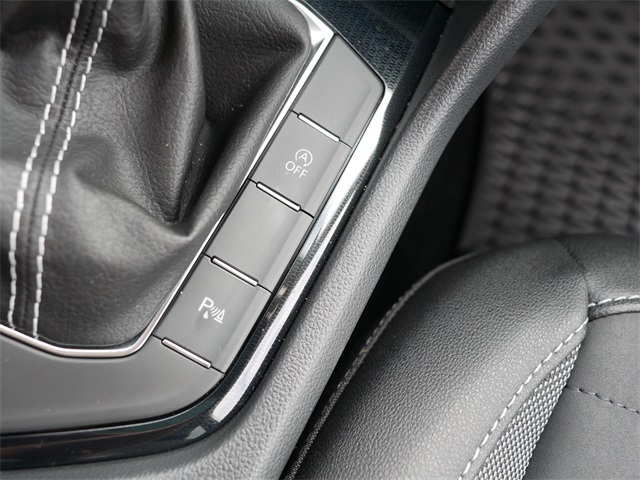 2025 Volkswagen Taos SE photo 34