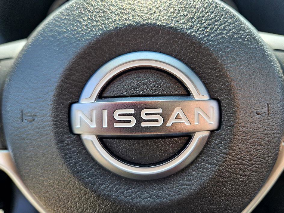 2025 Nissan Sentra SR Midnight Edition photo 26