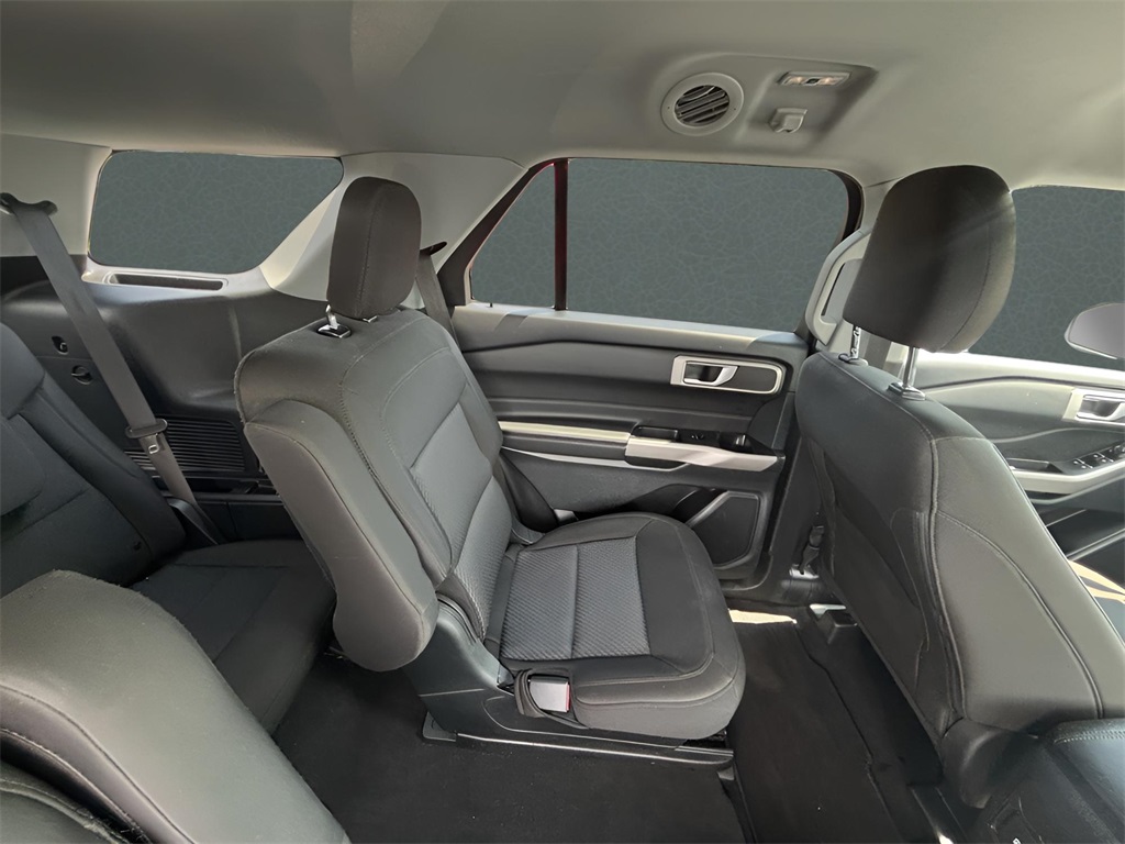 2023 Ford Explorer XLT photo 21