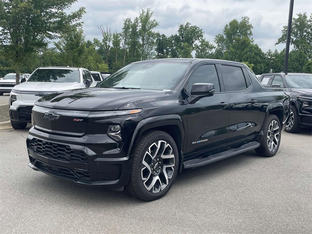 2024 Chevrolet Silverado EV RST photo 3