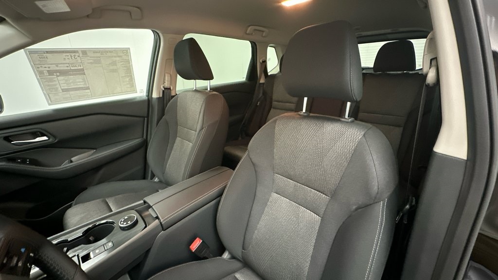 2026 Nissan Rogue SV photo 9