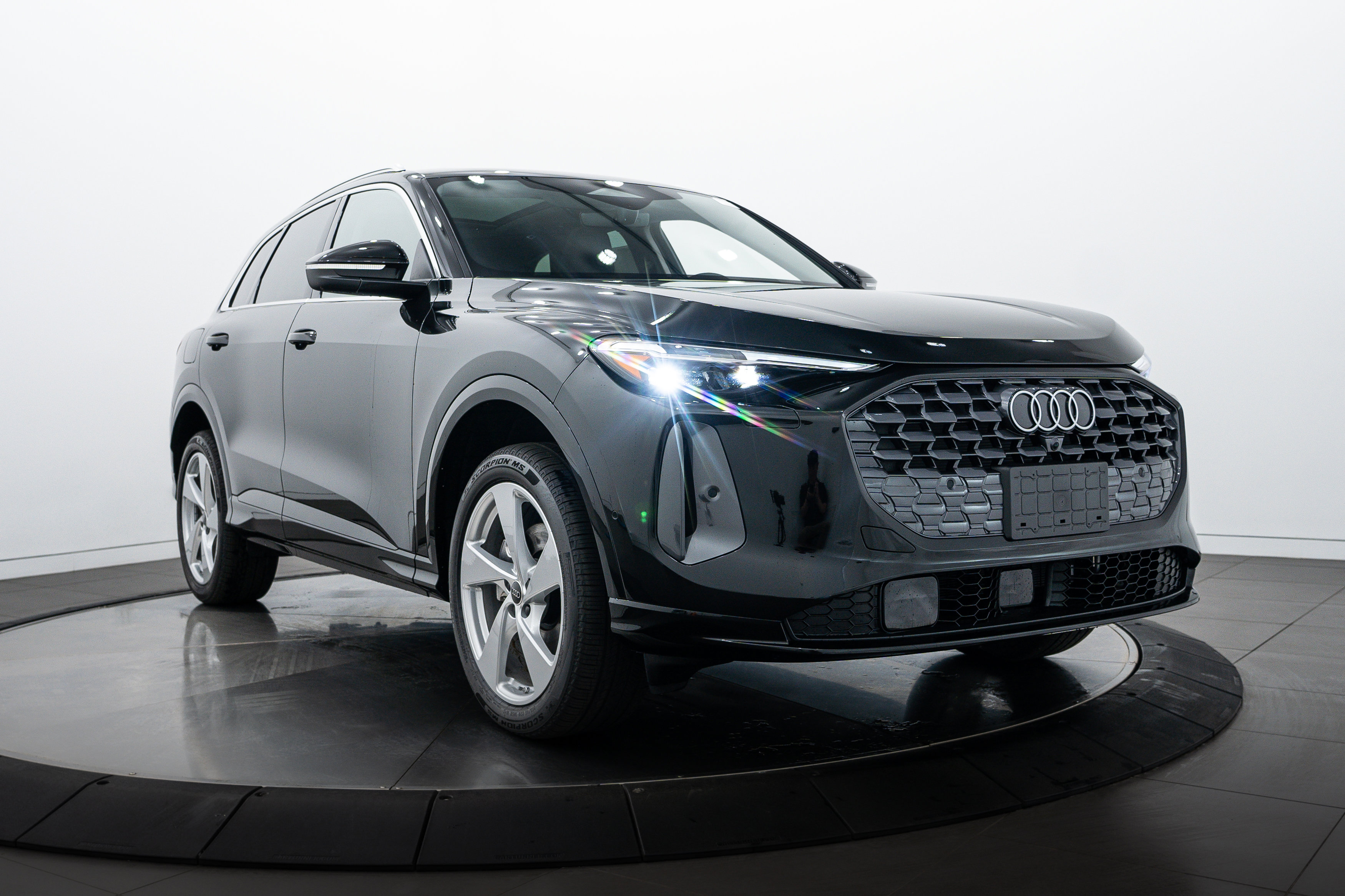 2025 Audi Q5 Premium Plus photo 2