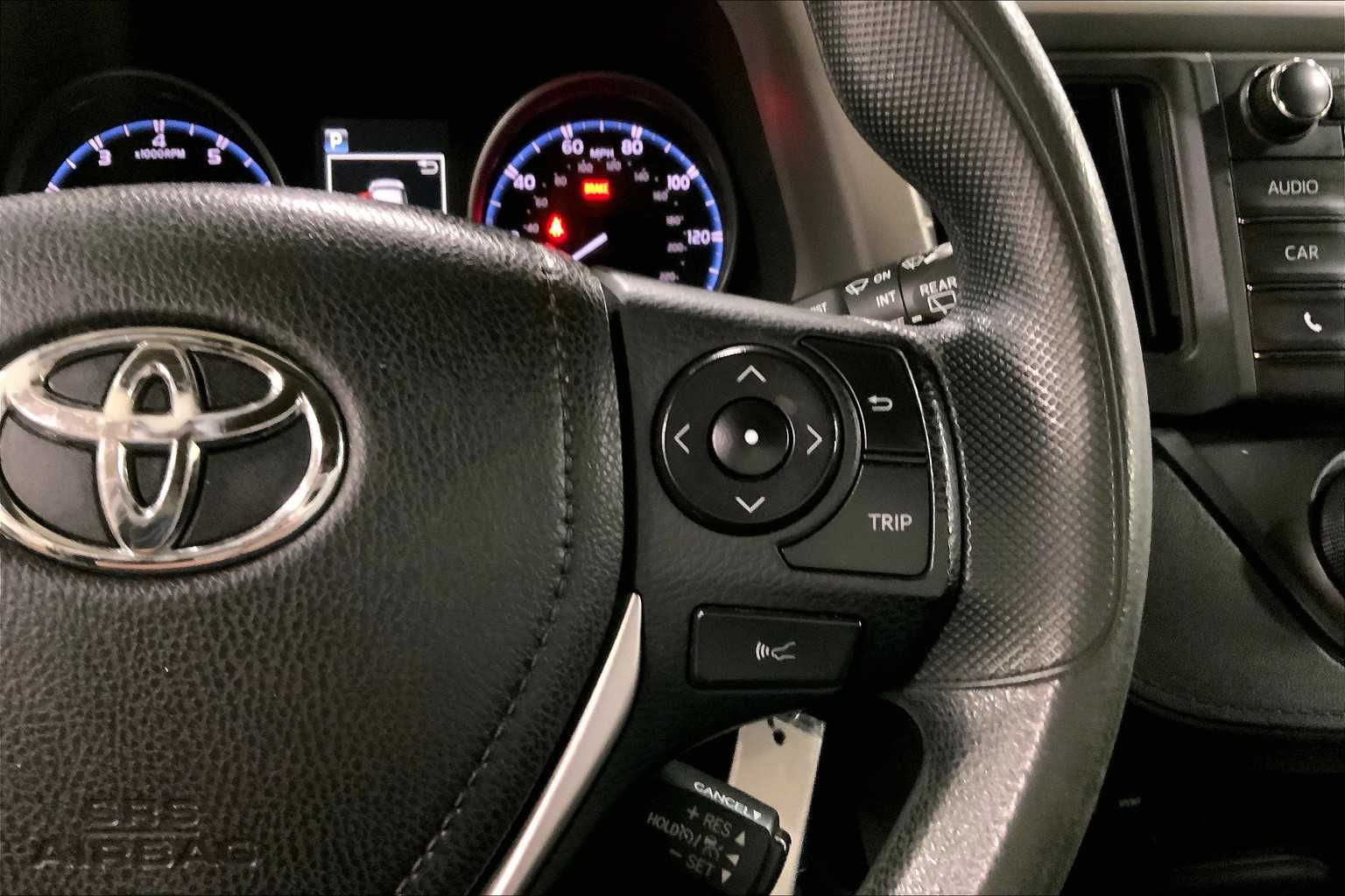 2017 Toyota RAV4 LE photo 23