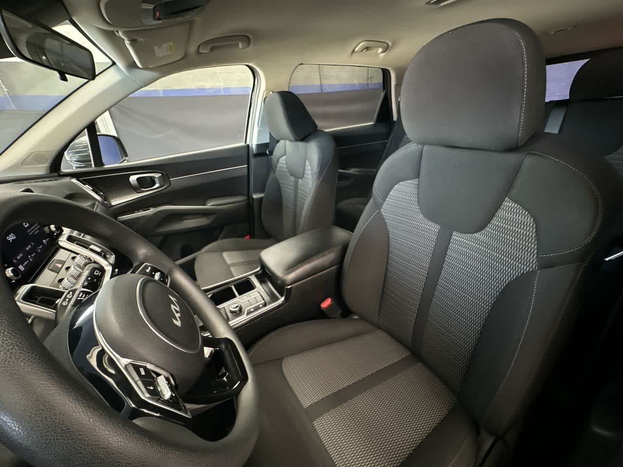 2023 Kia Sorento LX photo 13