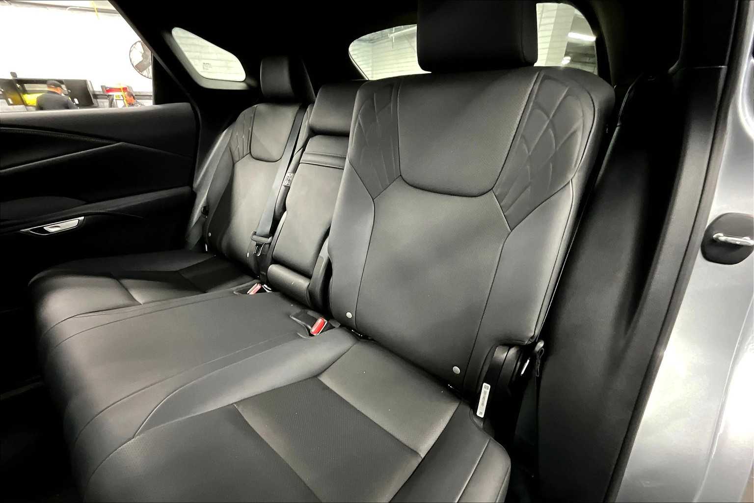2024 Lexus RX Premium AWD photo 17