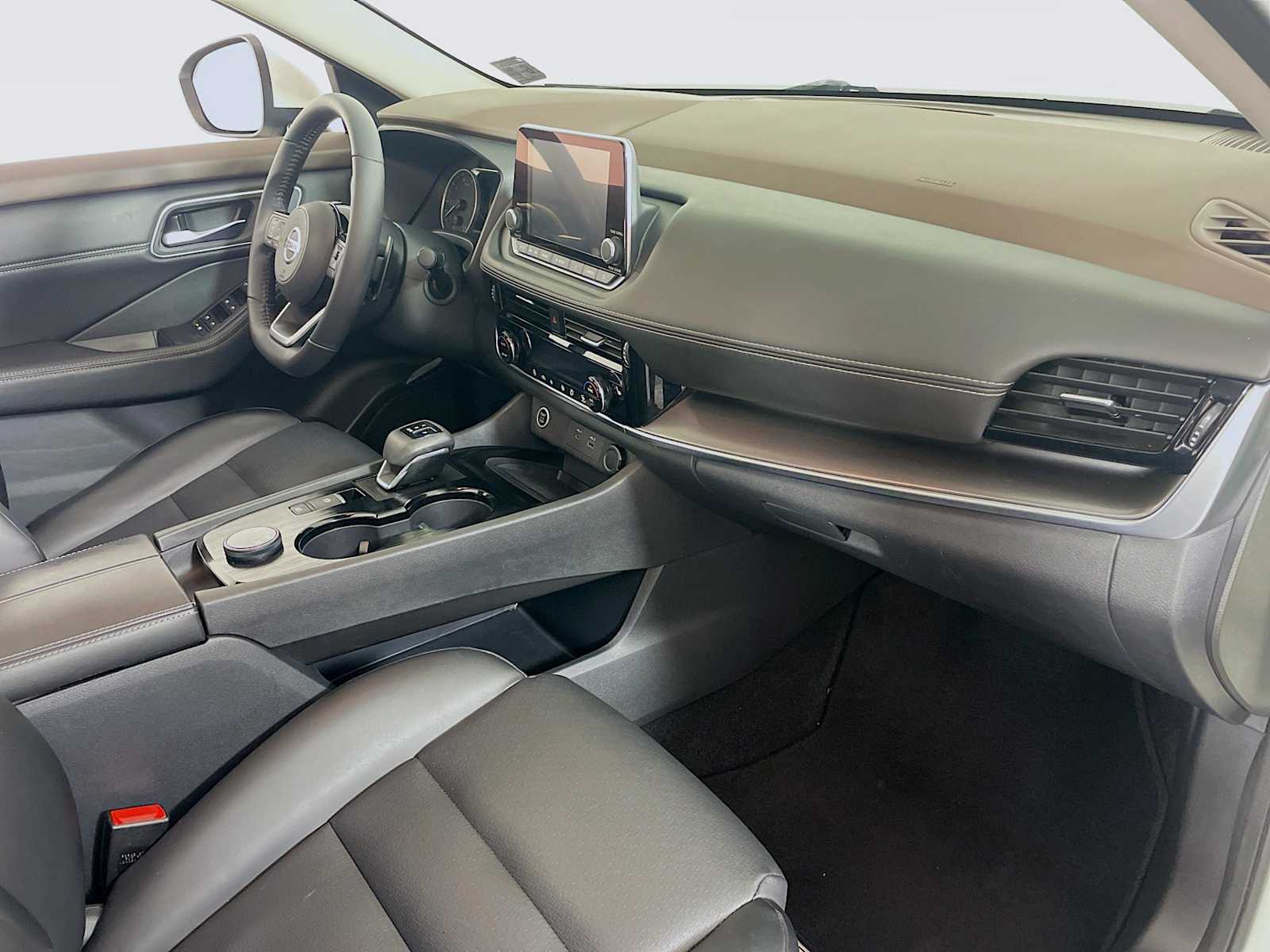 2021 Nissan Rogue SV photo 24