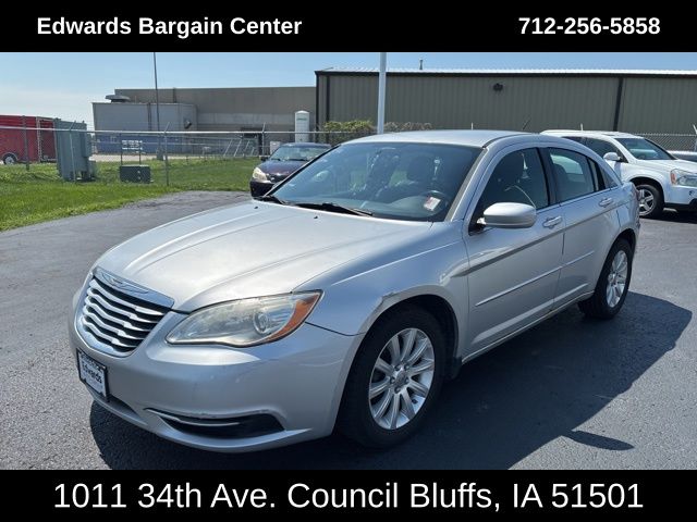2012 Chrysler 200 Touring photo 4