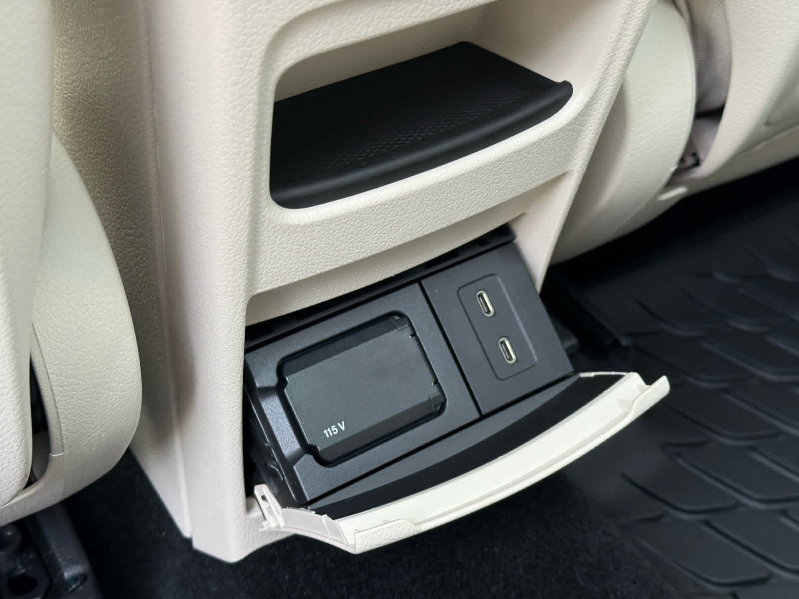 2026 Mercedes Benz GLB 250 4MATIC photo 25