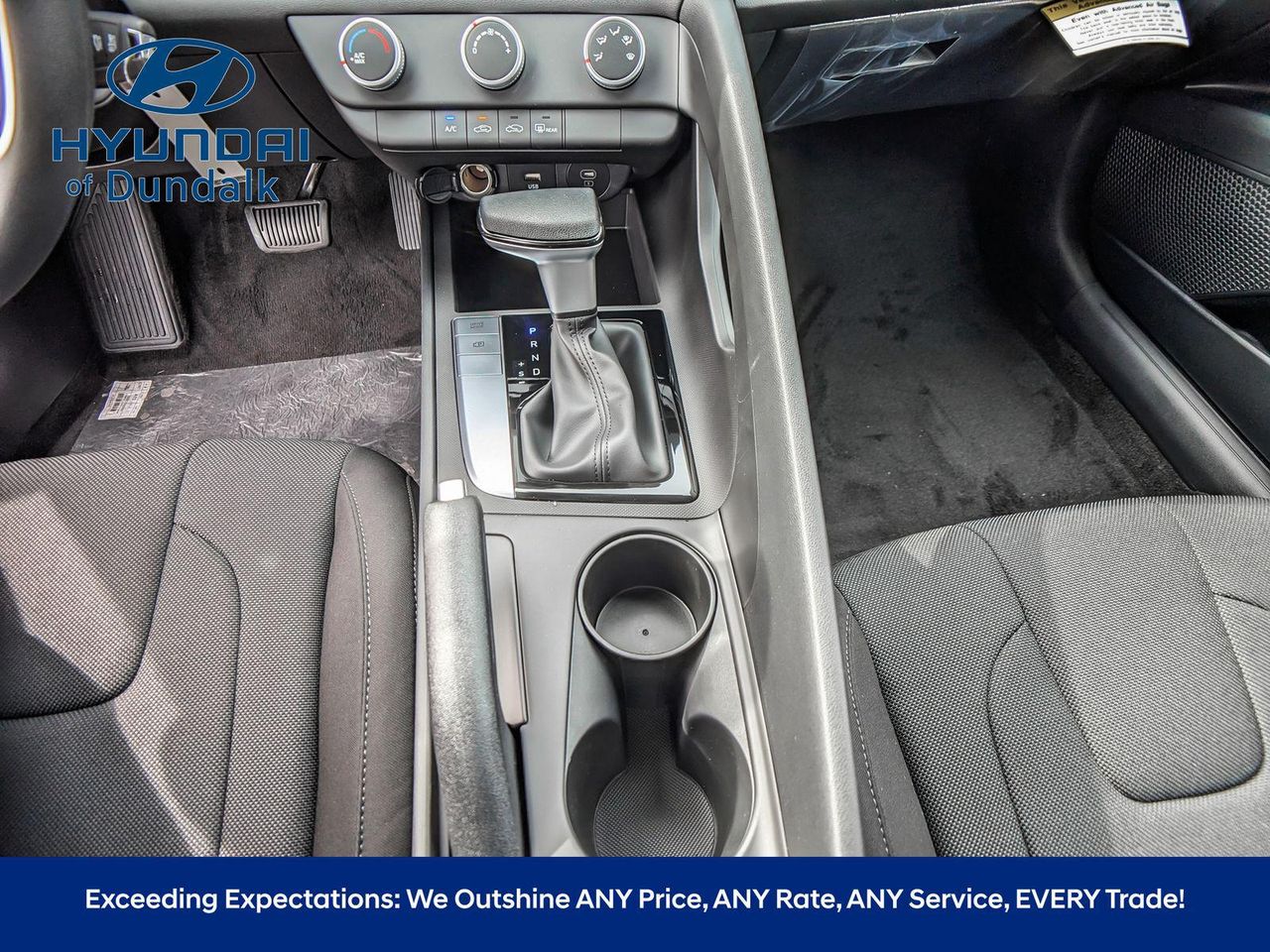 2025 Hyundai Elantra SE photo 11