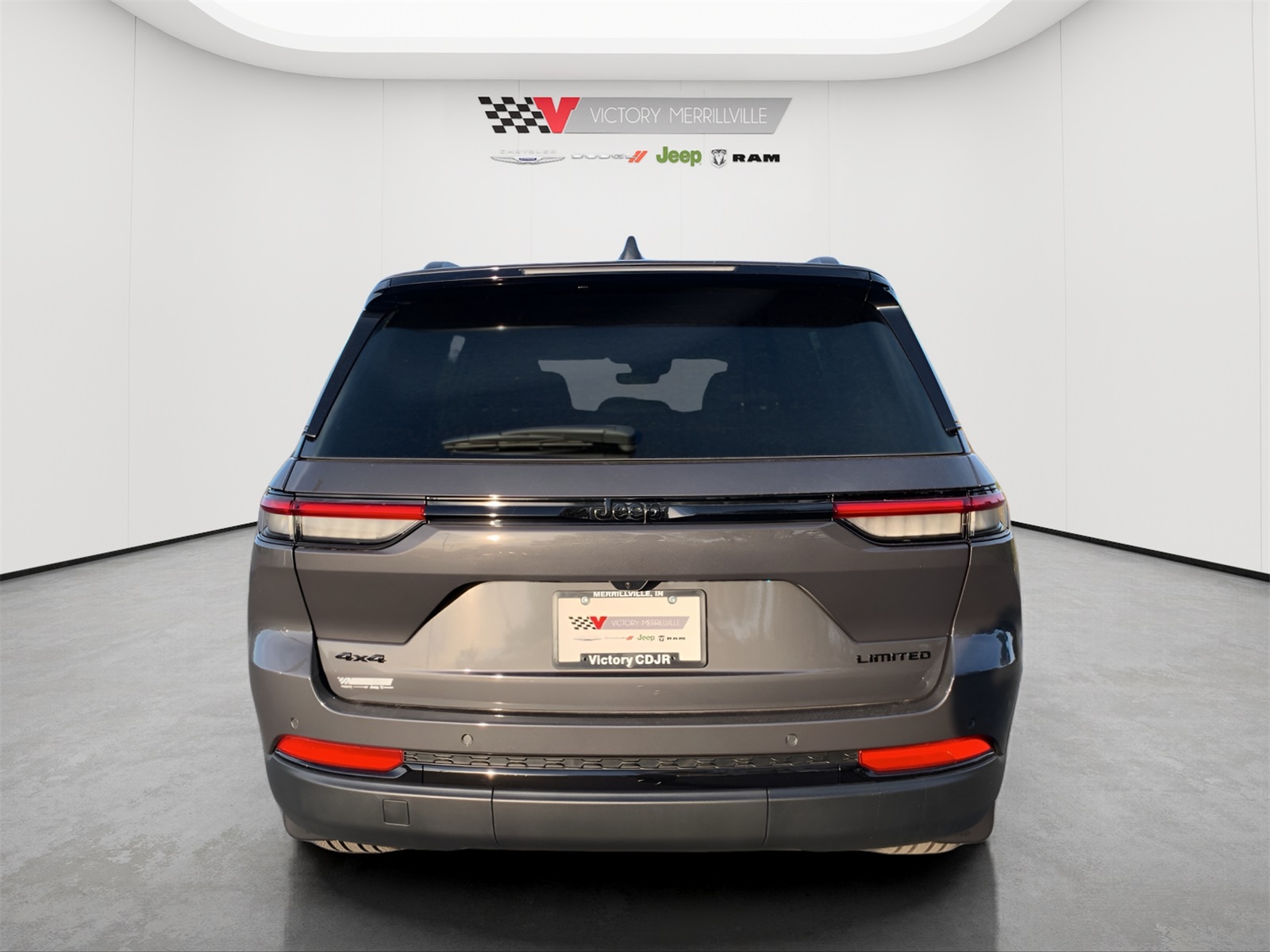 2025 Jeep Grand Cherokee Limited photo 3