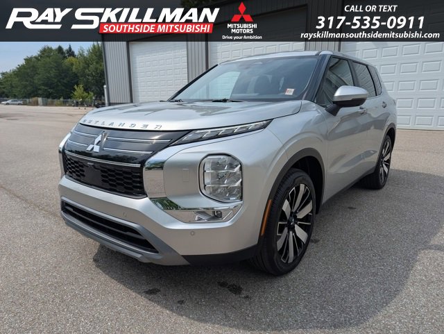 2025 Mitsubishi Outlander SE's photo
