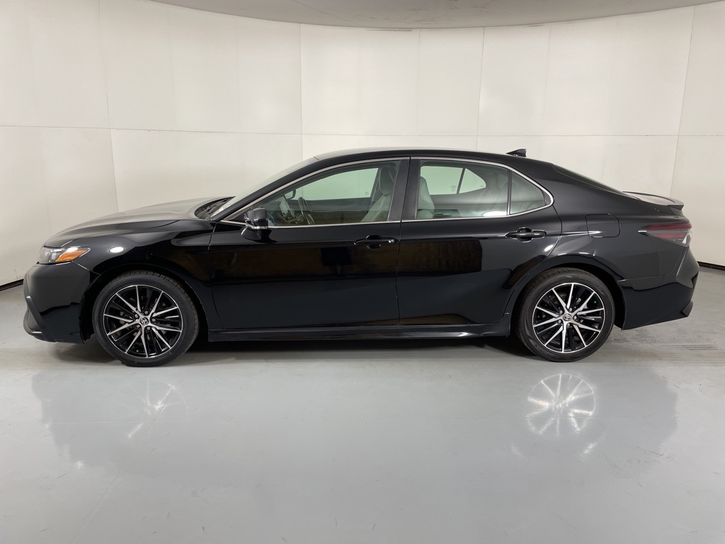 2023 Toyota Camry SE photo 5