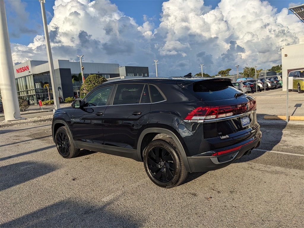 2026 Volkswagen Atlas Cross Sport SE photo 3