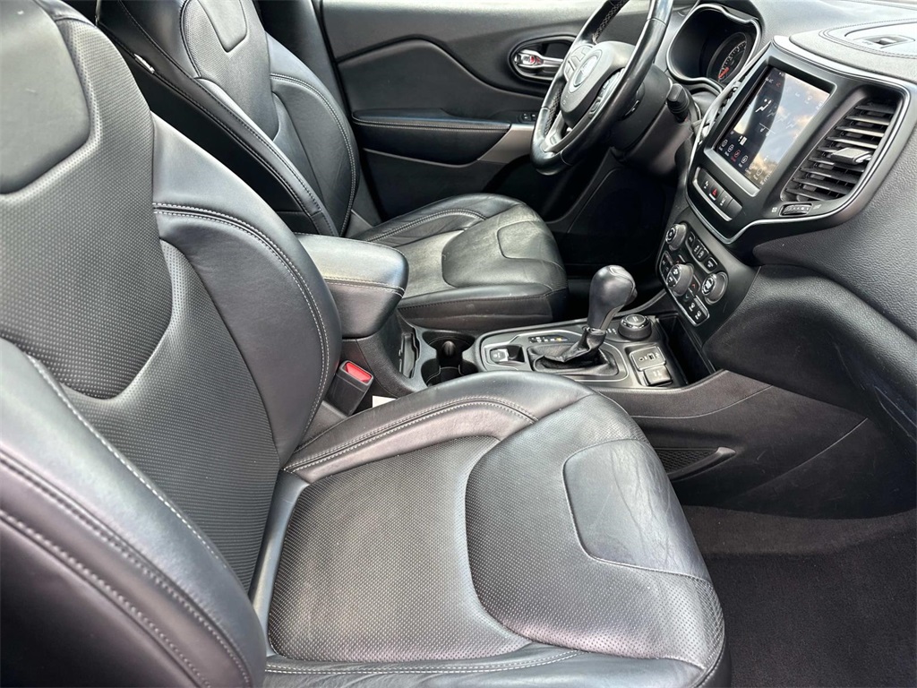 2021 Jeep Cherokee Latitude Lux photo 15