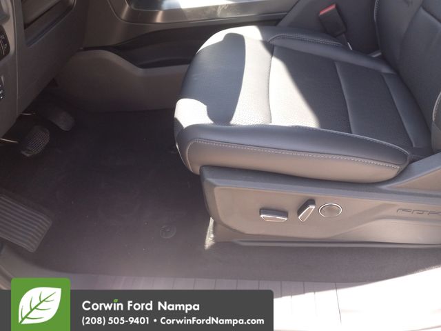 2025 Ford F-150 Lariat photo 13
