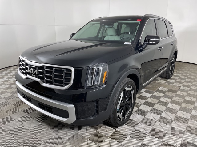 2025 Kia Telluride S photo 3