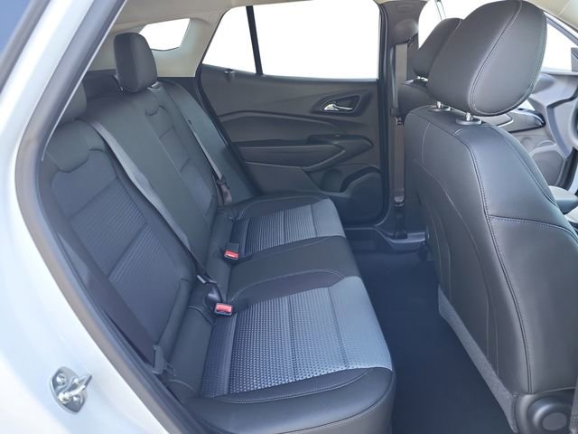 2025 Chevrolet Trax LT photo 22