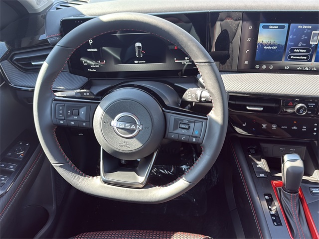 2026 Nissan Kicks SR photo 13